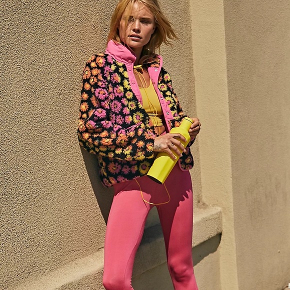 Free People Jackets & Blazers - Free People Hit The Slopes Black Floral Printed Fleece Jacket